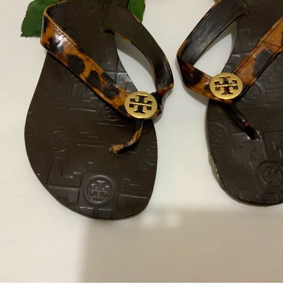 Tory Burch Leather Thong Leopard Animal Print Sandals 7 - Picture 2 of 12